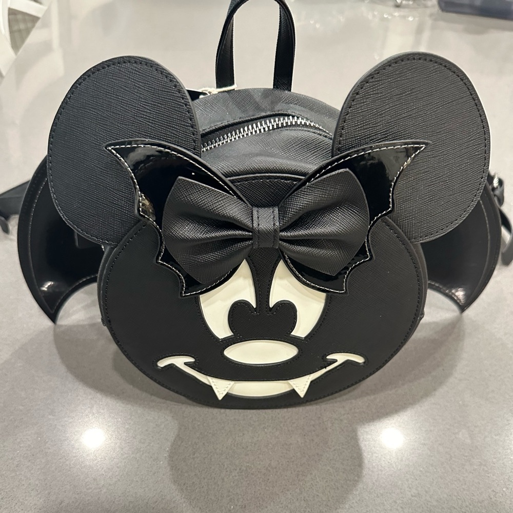 Loungefly Minnie Glow in the Dark Bat Convertible Backpack to Crossbody NWT